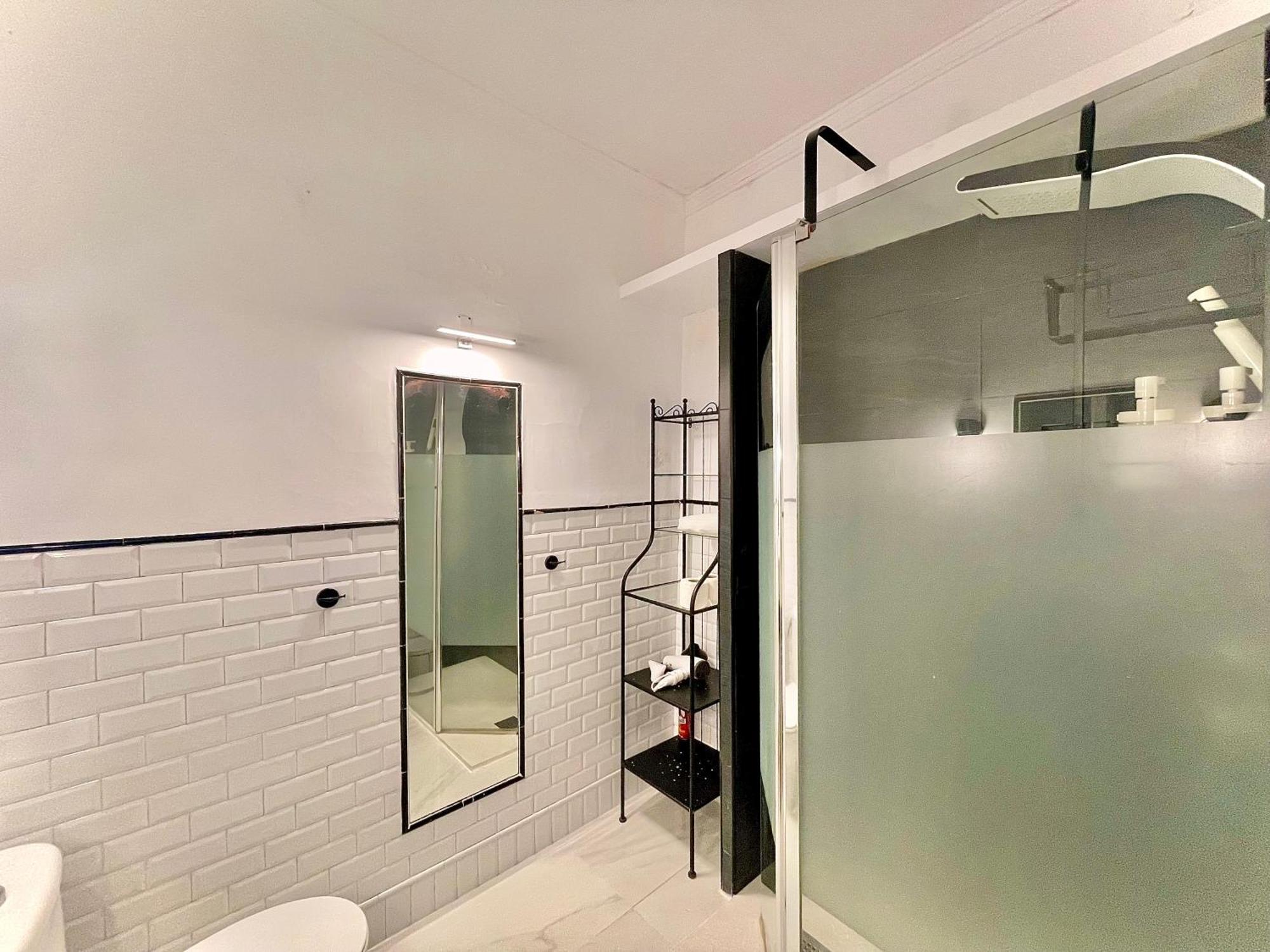 House -Rooftop&Jacuzzi -StayinСевилья Экстерьер фото