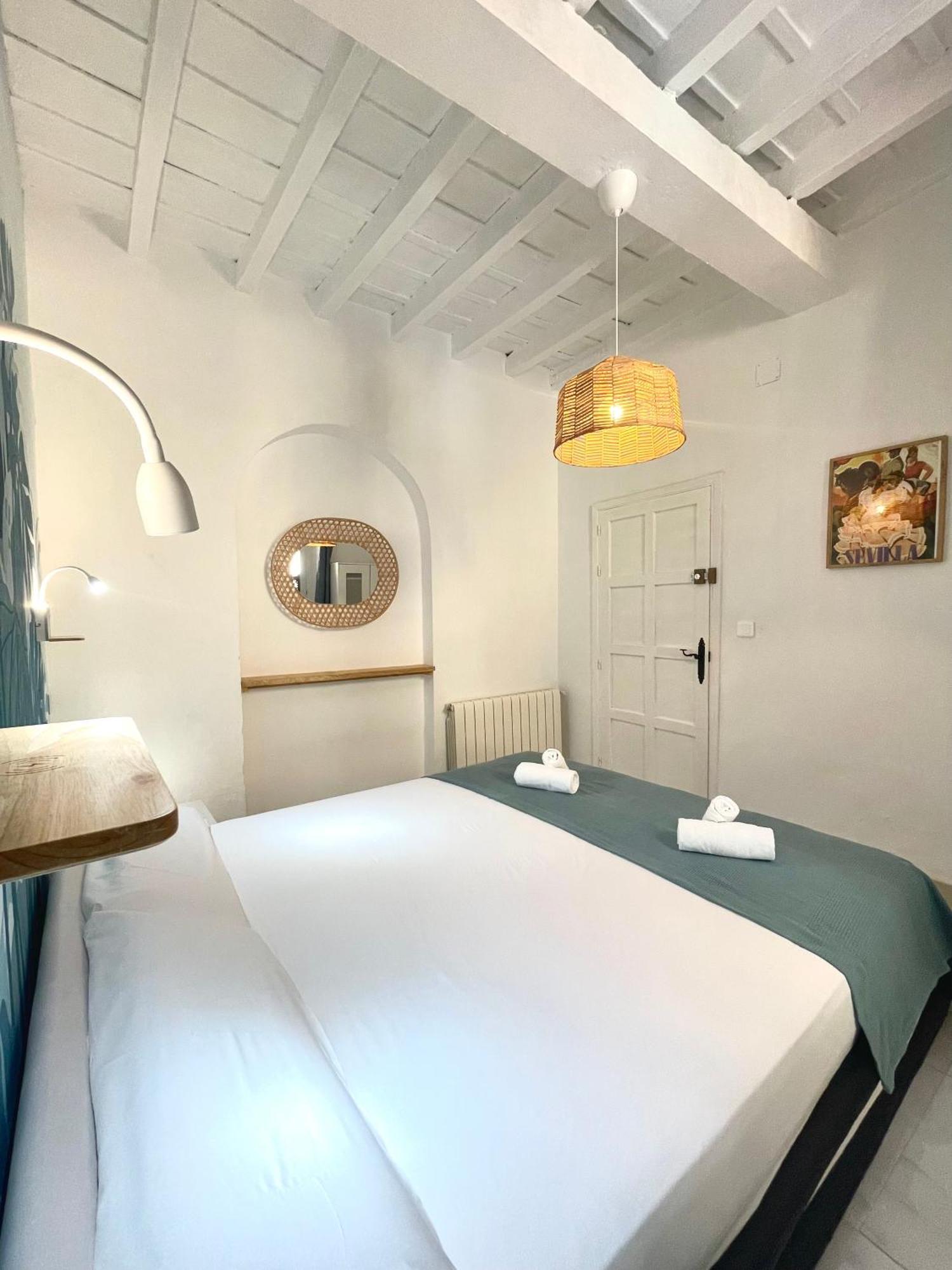House -Rooftop&Jacuzzi -StayinСевилья Экстерьер фото