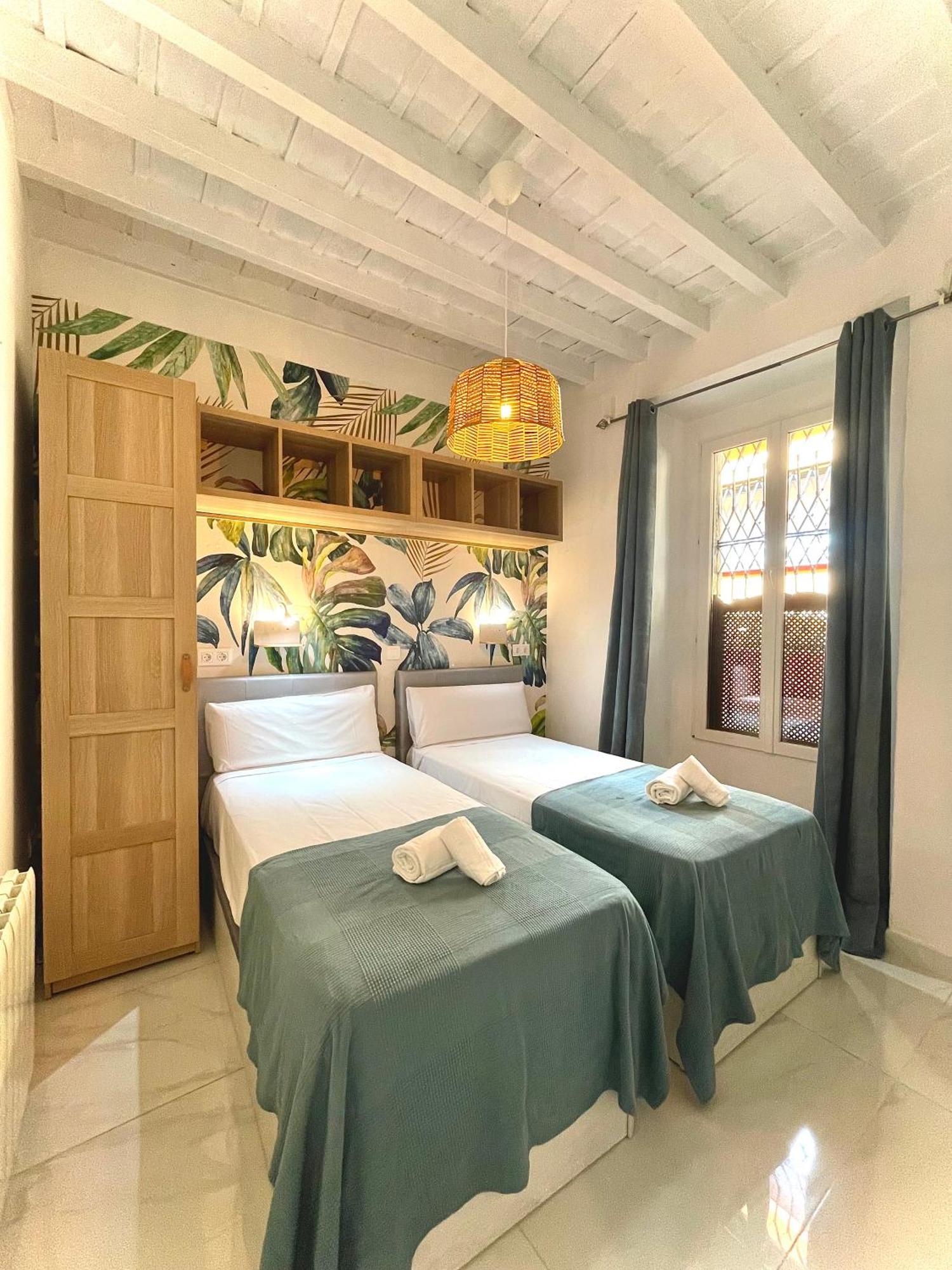 House -Rooftop&Jacuzzi -StayinСевилья Экстерьер фото